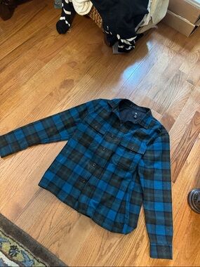 Banana Republic Wool Men's Blue and Black Plaid Flannel Button-Up Shirt